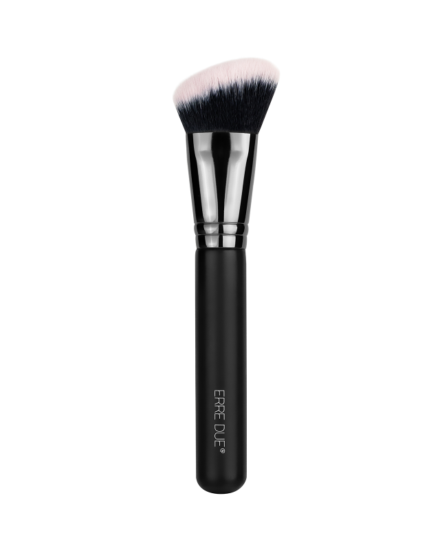 ANGLED FOUNDATION &amp; CONTOURING BRUSH