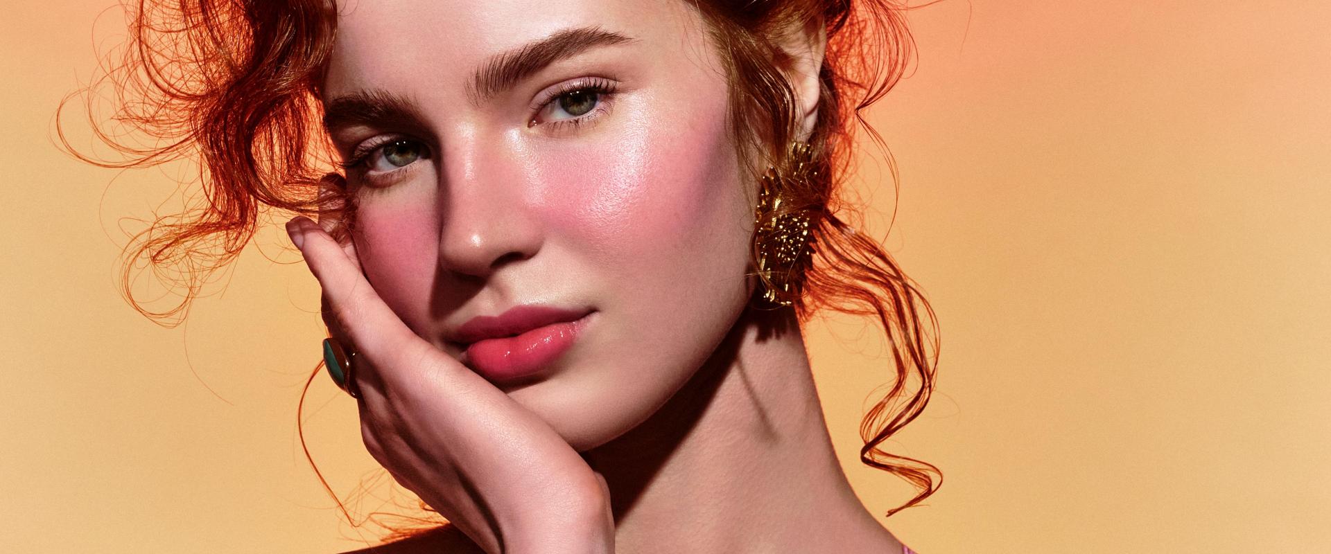 BLUSHY BALM LOOK